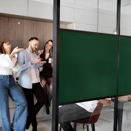 Film occultant vert sapin brillant pour fenêtre