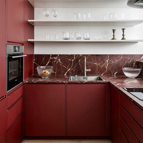 Revêtement adhésif bordeau mat