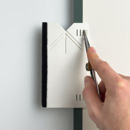 Raclette feutrine pour revêtement adhésif - outil de découpe intégré