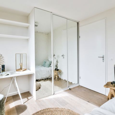 Revêtement adhésif miroir total